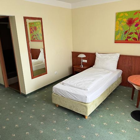 Hotel Breitenlee Wina Bagian luar foto