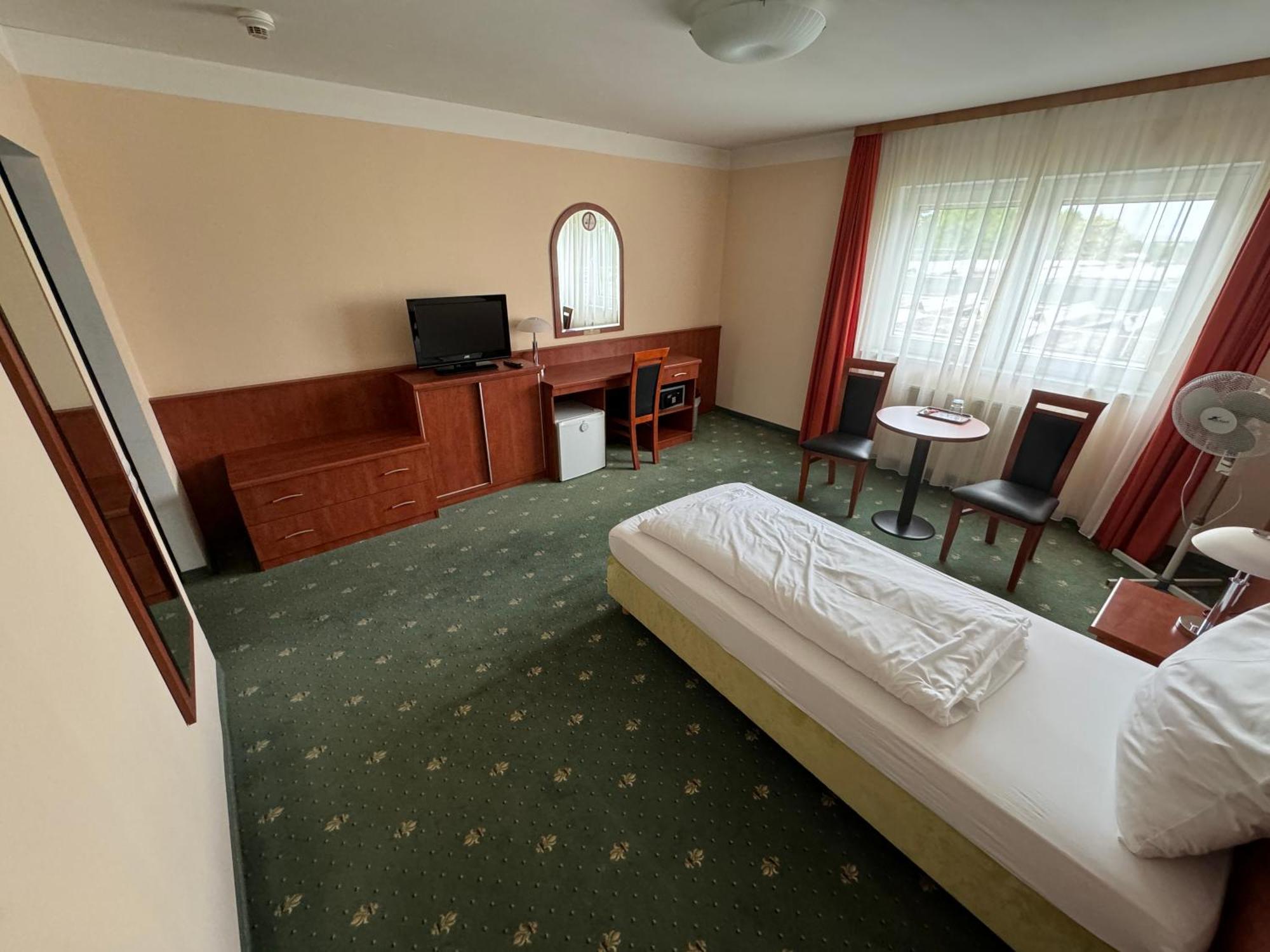 Hotel Breitenlee Wina Bagian luar foto