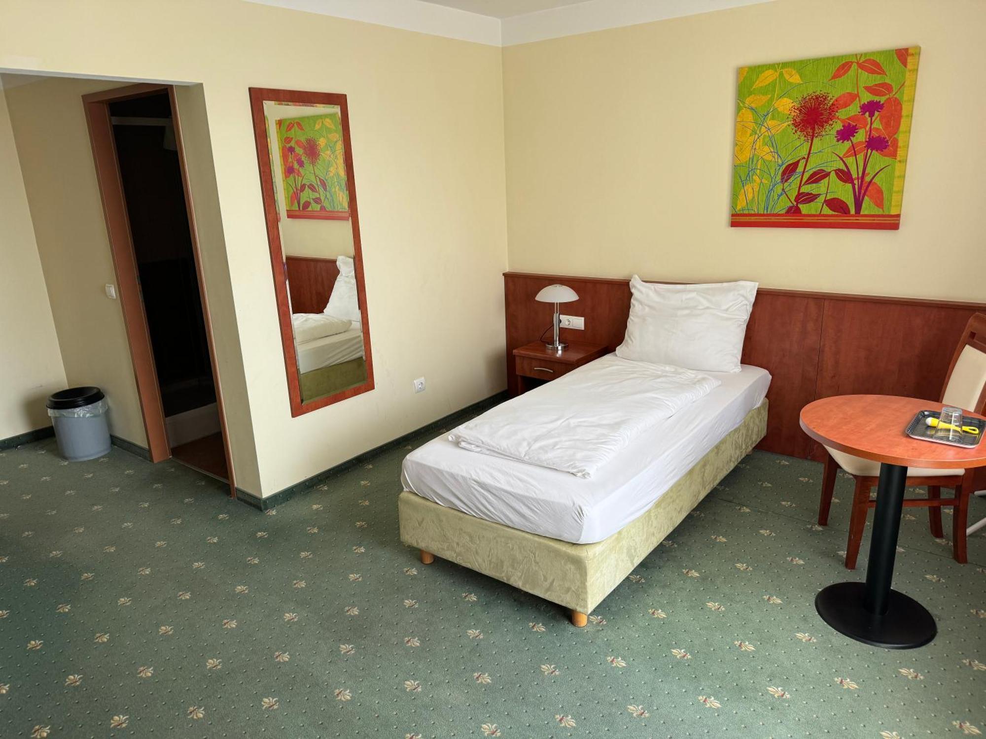 Hotel Breitenlee Wina Bagian luar foto
