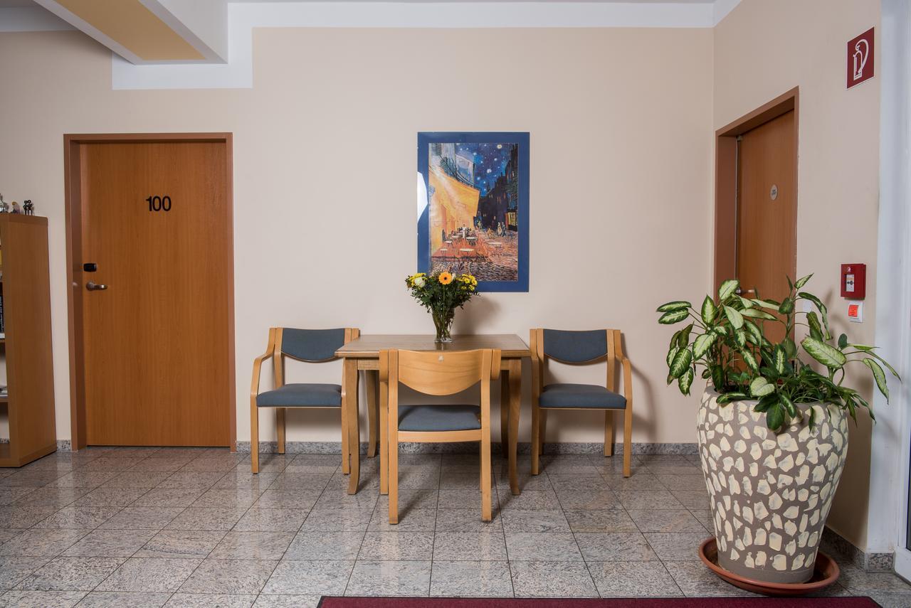 Hotel Breitenlee Wina Bagian luar foto