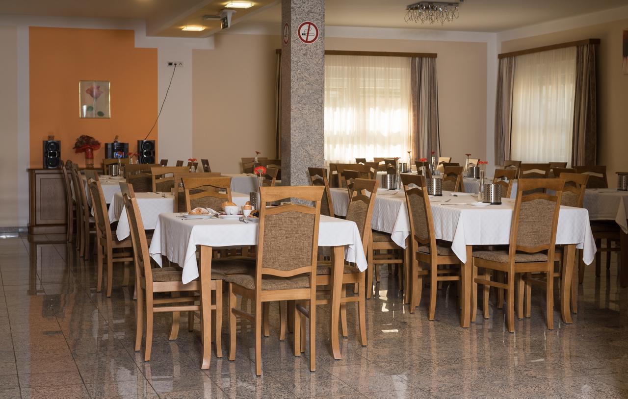 Hotel Breitenlee Wina Bagian luar foto