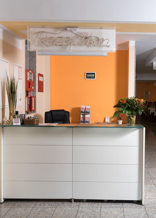 Hotel Breitenlee Wina Bagian luar foto