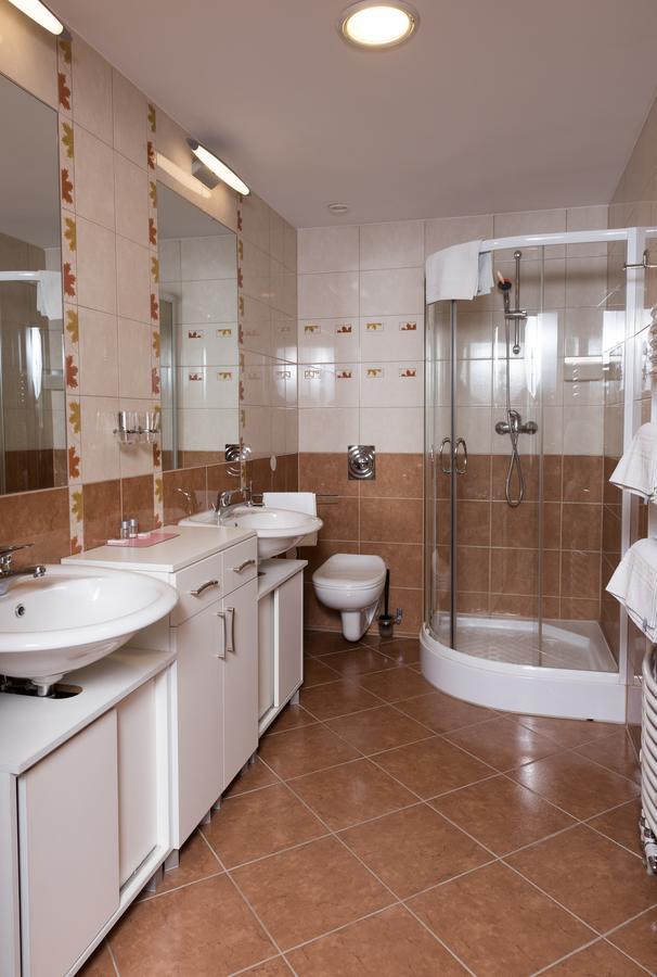 Hotel Breitenlee Wina Bagian luar foto